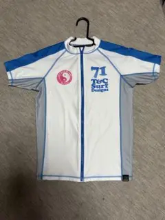 T&C SURF Designsのラッシュガード