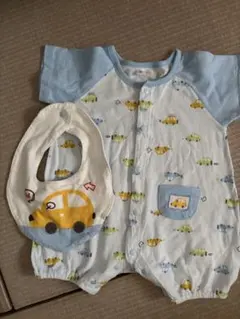 半袖ベビーロンパース 70cm 車デザイン　スタイ付き
