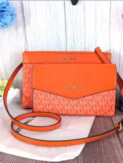 送正規品＆極美品マイケルコースシグネーチャーショルダーバッグオレンジ