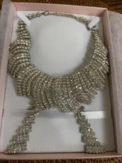 本日限定出品　クリスタルネックレスとイヤリングのセット
