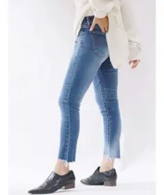 Ungrid アングリッド フレイドヘムストスリ デニムパンツ 25