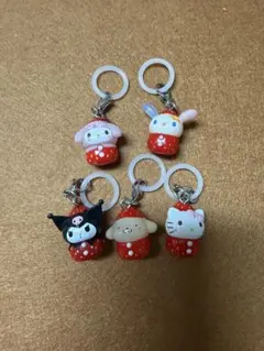 サンリオ　いちご　めじるしアクセサリー