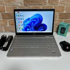 美品　富士通ノート PC Corei5 SSD256GBメモリ8GB オフィス付
