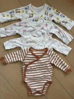 ユニクロ 長袖肌着4枚セット（ストライプ・キャラクター柄）