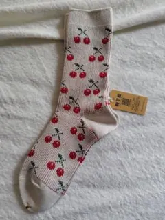 靴下屋新品さくらんぼ柄クリーム色ソックスチェリー