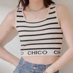 Chico 裾ロゴ クロップドタンクトップのサムネイル