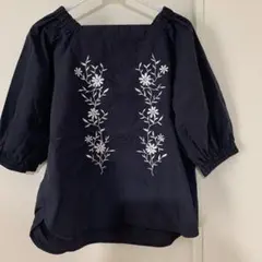 アースミュージックアンドエコロジー　7分丈濃紺シャツ