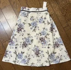 イング アラマンダ 花柄フレアスカート クリーム色