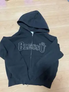 BLESSÜ ブラック ジップアップパーカー