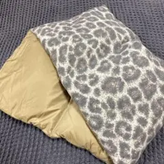 ファセッタズム　ダウンマフラー　レオパード　リアルダウンのサムネイル