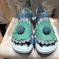 エスタシオン　カラフルな花モチーフサンダルのサムネイル