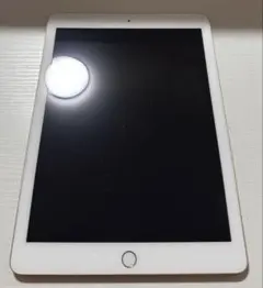 iPad5世代 32G gold Wi-Fiモデル　12000Fのサムネイル