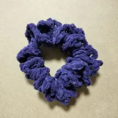 紫色のボリュームシュシュ