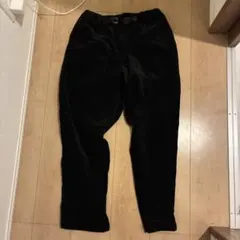 黒パンツ ウエスト調整可能