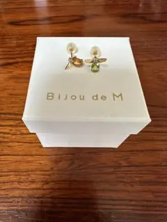 ビジュードエム　プチミツバチピアス（片耳用） ビジュードエム プチミツバチピアス（片耳用） - メルカリ