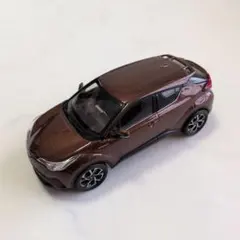 カラーサンプル　TOYOTA C-HR ミニカー ダークブラウン　1/30