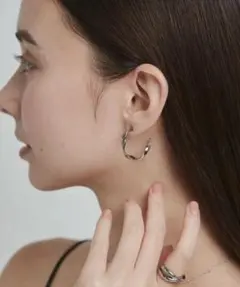 ciité（シーテ） ツイストフープピアス 金属アレルギー対応