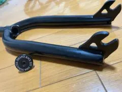 半額にしました】flybikes フロントフォーク ブラック - メルカリ