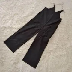 オールインワン　サロペ　黒　AIYISHANGFUSHI 　Vネック　薄手