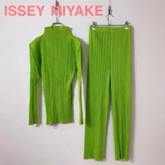 ISSEY MIYAKE PLEATS PLEASE セットアップ グリーンのサムネイル