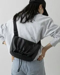【美品】russet ソフトレザーショルダーバッグ　黒