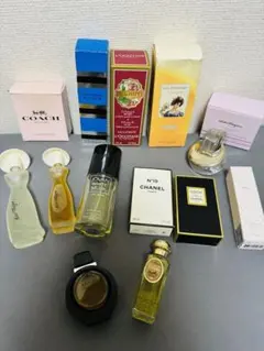 香水　ミニサイズ　まとめ売り　20点 香水 ミニサイズ まとめ売り 20点 - メルカリ