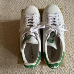 adidas スニーカー ホワイト/グリーン