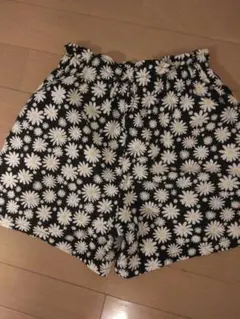 GU デイジー柄 ハーフパンツ 130cm