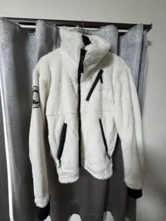 ノースフェイス　フリース　アンタークティカバーサロフト　白