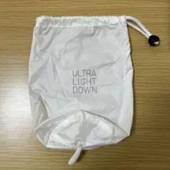 ユニクロ ULTRA LIGHT DOWN 収納袋 ホワイト