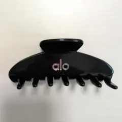 完売品Alo Yoga ヘアクリップ Clear/Brushed Gold - メルカリ