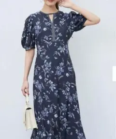 フラワープリントエスカルゴワンピース