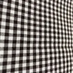 黒(黒に近い茶色)と白のギンガムチェック生地 約118cm×100cm