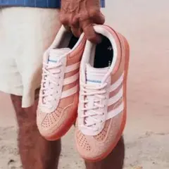 adidas BAD BUNNYコラボ　27センチ