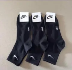 Nike ブラックソックス 3足セット　25〜28cmのサムネイル