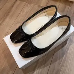 【美品】N. Natural Beauty Basic エナメル バレエシューズのサムネイル