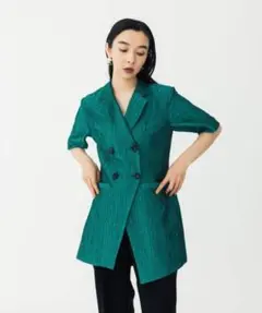 美品！ユナイテッドトウキョウ⭐︎ファジージャカードハーフジャケット　グリーンのサムネイル