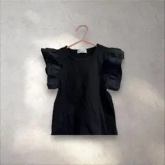 バースデイ　袖フリル後ろタグTシャツ ブラック 100