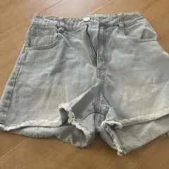 デニムショートパンツとプリーツショートパンツセット