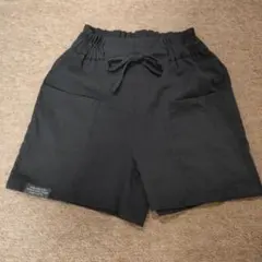 黒のハーフパンツ M/150　ピンクラテ