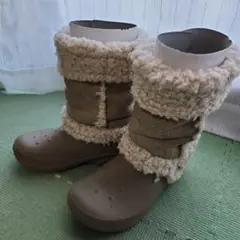 クロックスナディアボアブーツ