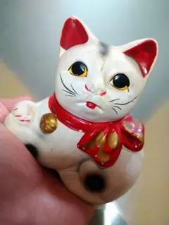 招き猫 置物 陶器製 手のひらサイズ　レトロ　貯金箱　猫