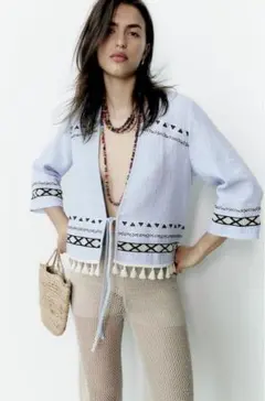 【新品未使用】ZARA 刺繍入りライトブルートップス Mサイズ