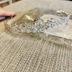 シルバークリスタルティアラ