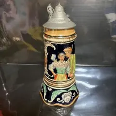 ドイツ製 陶器 ビアジョッキ 民族舞踊レリーフ - メルカリ