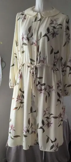 新品未使用　Part2総花柄ワンピース