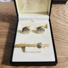 Item thumbnail for item 1a7c38f4-2439-4a80-945e-1d01d9ab9d96