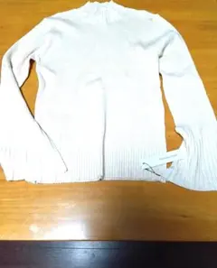 未使用 comoely closet ラインスリーブニット Mサイズ アイボリー