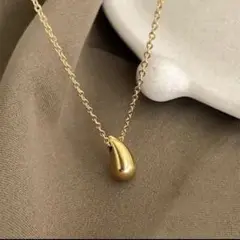 新品◎ステンレスドロップネックレス　しずくティア ゴールドインポートアクセサリー