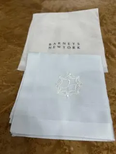 バーニーズニューヨーク　イニシャルY刺繍　ハンカチのサムネイル